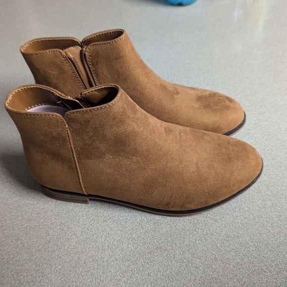 Cat and Jack girl velvet booties color Sz 3 - Picture 13 of 16